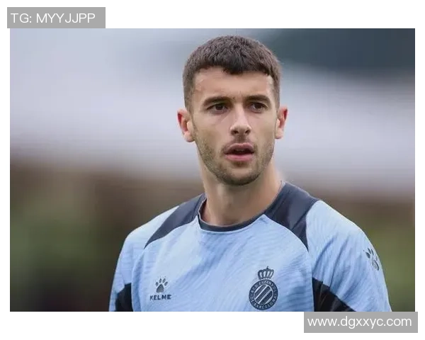 世体:拉菲尼亚有望对阵毕包复出,霍安已接连一周随队合练 世体:拉菲尼亚有望对阵毕包复出,霍安已接连一周随队合练